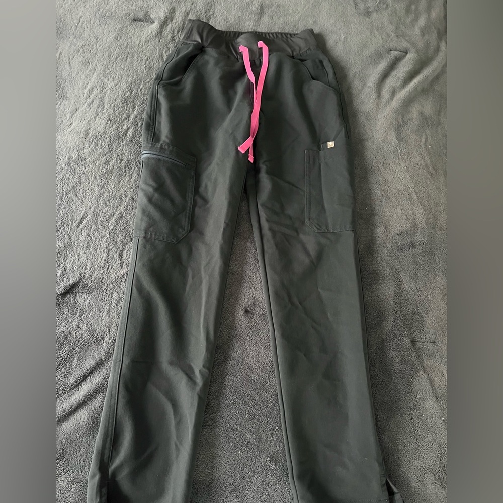 Women’s straight leg figs